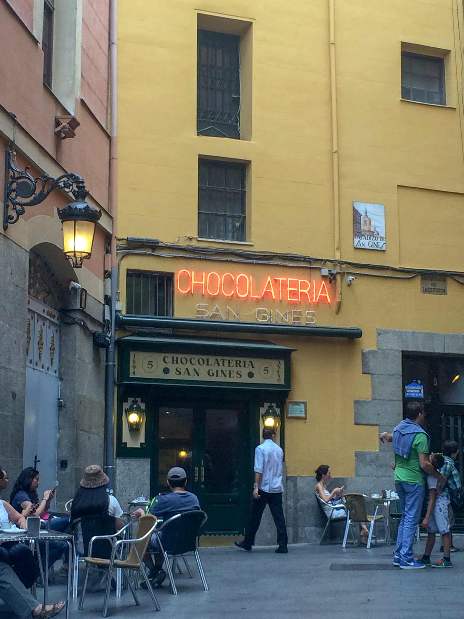 Picture of San Gines, a churro cafe, in Madrid, Spain.