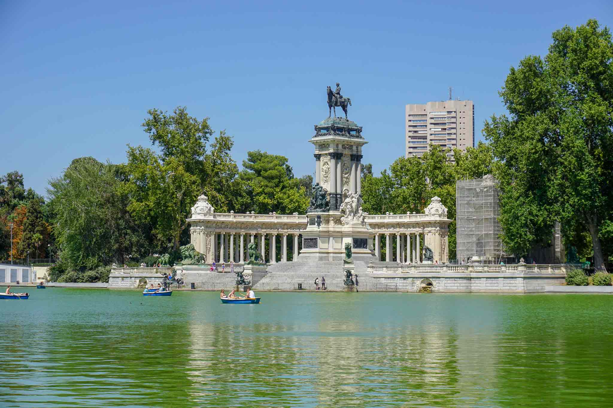 Picture of the lake in Retiro Park in Madrid, Spain with boats.